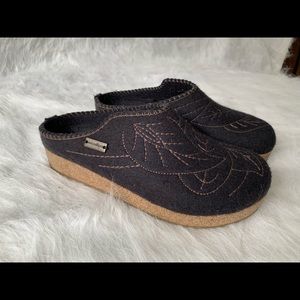 Haflinger embroidered Clogs